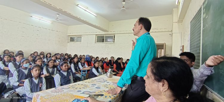 रयत विद्यार्थी विचार मंच संस्थेच्या वतीने मराठवाडा मित्रमंडळ माध्यमिक विद्यालयात आरोग्यविषयक जनजागृती कार्यक्रम संपन्न