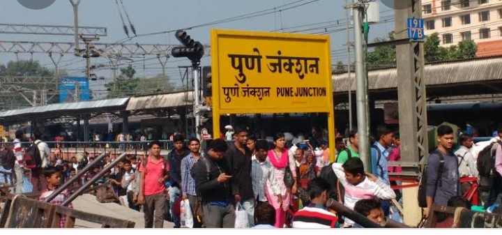पुणे रेल्वे स्थानकावर चेंगराचेंगरी होऊन एका प्रवाशाचा मृत्यू