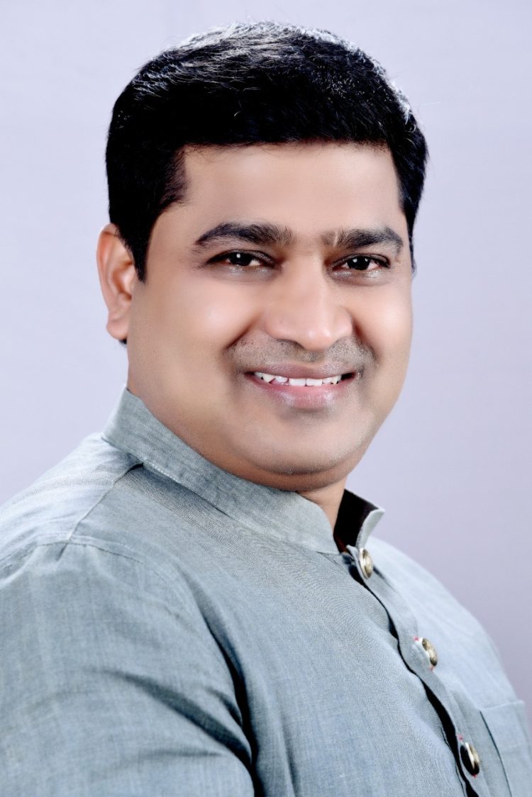 भरकटलेल्या नेतृत्त्वाने स्वत:च्या अपयशाचा आरसा दाखविला लघुउद्योजकांच्या समस्यांवर राष्ट्रवादीचे शहराध्यक्ष अजित गव्हाणे यांचा हल्लाबोल लघुउद्योजकांच्या तोंडाला पाने पुसली;