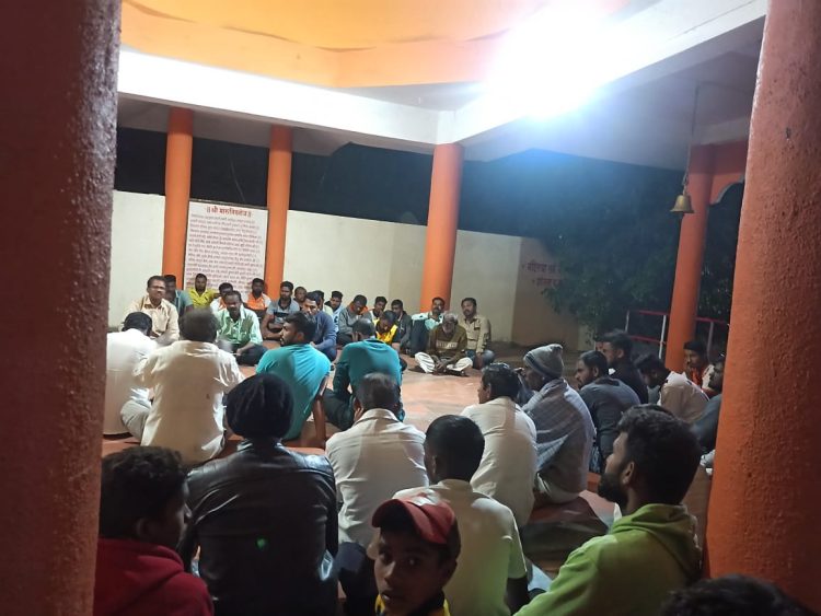 कचरा डेपोमुळे होणारे प्रदुषण योग्य वेळीच रोखणे गरजेचे गावाच्या विकासासाठी गावांच्या समस्या सोडविण्यासाठी तरुण वर्ग आला एकत्र