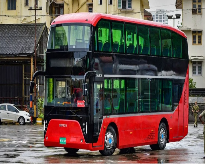 पुणेकरांना मिळणार दिलासा! आता पुण्याच्या रस्त्यांवर धावणार ‘डबल डेकर’ बस