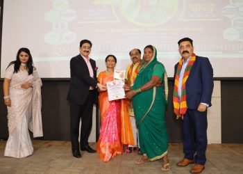 श्रीमती द्वारकाबाई प्रल्हादराव कुडूक यांना “constitution club of India” दिल्ली येथे “सशक्त नारी गौरव पुरस्कार  2023” ने सन्मानित