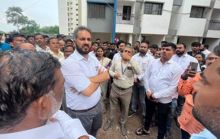 प्रधानमंत्री आवास’ च्या पूर्णत्वासाठी महापालिका आयुक्त ‘ऑनफिल्ड’