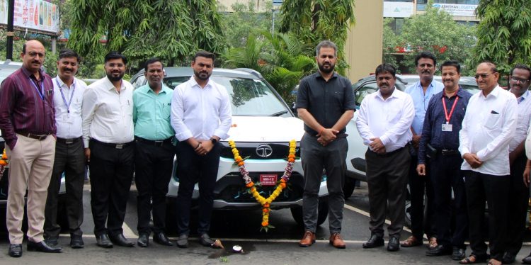 शहरातील प्रदुषण कमी होण्याच्या दृष्टीने महानगरपालिका विविध उपक्रम राबवित असून वाहनप्रदुषण कमी होण्याच्या दृष्टीने महापालिकेने सुमारे ७९ इलेक्ट्रिक वाहने भाडेतत्वावर घेण्याचे नियोजन