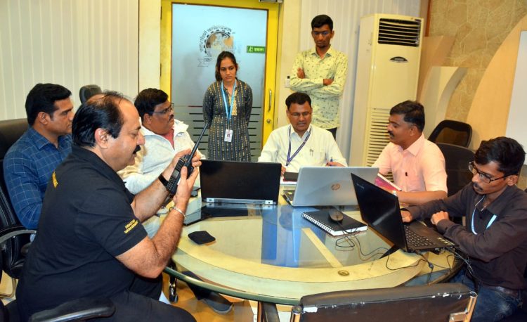 अतिवृष्टीच्या पार्श्वभूमीवर महापालिका मुख्यालयात नियंत्रण कक्ष कार्यान्वित करण्यात आला