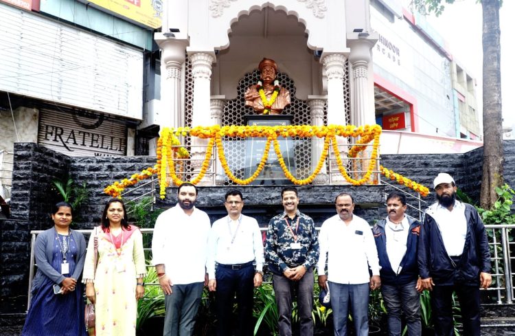 महापालिकेच्या वतीने लोकमान्य बाळ गंगाधर टिळक यांना अभिवादन….