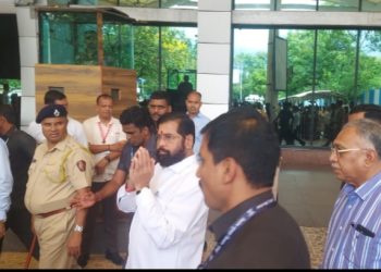मुख्यमंत्री एकनाथ शिंदे यांचे लोहगाव विमानतळ येथे स्वागत