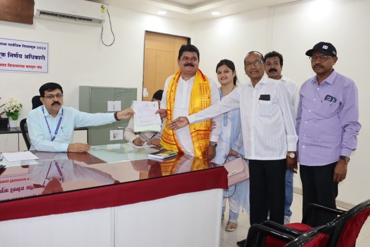 २०५ चिंचवड विधानसभा मतदार संघ – उमेदवार – श्री. भाऊसाहेब सोपानराव भोईर ( अपक्ष)१ नामनिर्देशन पत्र दाखल