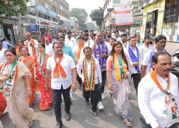 पिंपरी मध्ये आमदार अण्णा बनसोडे यांच्या पदयात्रेत लोटला लाडक्या बहिणींचा जनसागर