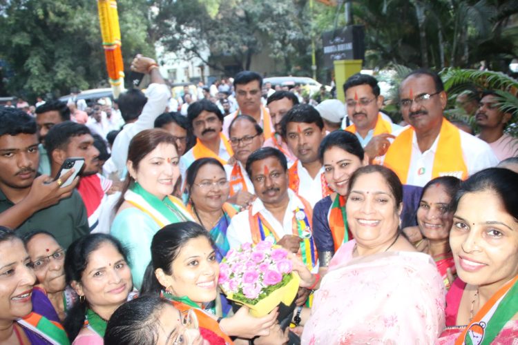 महाराष्ट्राचा विकास ,प्रगती व उज्वल भवितव्यासाठी महायुतीला विजयी करा – रूपाली चाकणकर यांचे आवाहन अण्णा बनसोडे यांच्या प्रचारार्थ संभाजीनगर, शाहूनगर, आंबेडकर नगर प्रचार दौरा