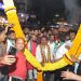ढोल ताशाच्या गजरात मिरवणूक, फुलांची उधळण करत स्वागत अन् औक्षण करून दिले आशीर्वाद