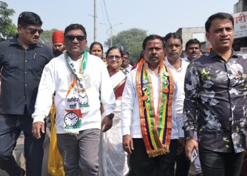 विकासाची पालखी वाहणाऱ्या अण्णा बनसोडे यांना विजयी करा – अभिनेते भाऊ कदम यांच्या आवाहनदत्तनगर, विद्यानगर, शंकरनगर, रामनगर भागात बनसोडे यांची भव्य प्रचार रॅली