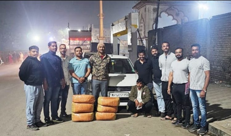 अंमली पदार्थ विरोधी पथक, गुन्हे शाखेची धडक कारवाई“धुळे येथील शिरपुर येथुन गांजा तस्करी करुन पुणे शहरामध्ये विक्री करीता घेवुन जाणारा इसम ५५ किलो गांजासह ताब्यात, ३२ लाखाचा मुद्देमला जप्त ”