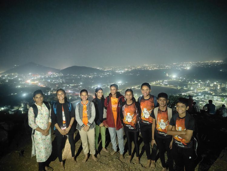 महा शिवरात्री निमित्त कराटे विद्यार्थ्यांची मध्यरात्री सायकल सफर आणि ट्रेकिंग अनवाणी पायाने – तिसऱ्या वर्षाचा उपक्रम
