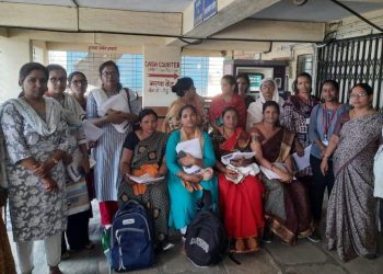 पिंपरी चिंचवड महानगरपालिकेच्या मालमत्ता कर बिलांचे बचत गटांच्या महिलांकडून वाटप सुरू