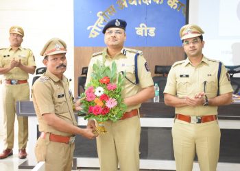 निवडणूकीत गोंधळ घालणाऱ्यांवर प्रतिबंधक कारवाई करा विशेष पोलीस महानिरीक्षक विरेंद्र मिश्र यांनी घेतला आढावा