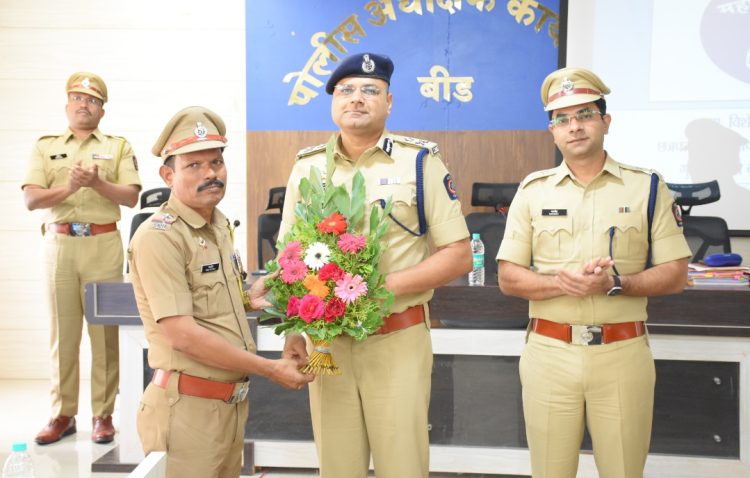 निवडणूकीत गोंधळ घालणाऱ्यांवर प्रतिबंधक कारवाई करा विशेष पोलीस महानिरीक्षक विरेंद्र मिश्र यांनी घेतला आढावा